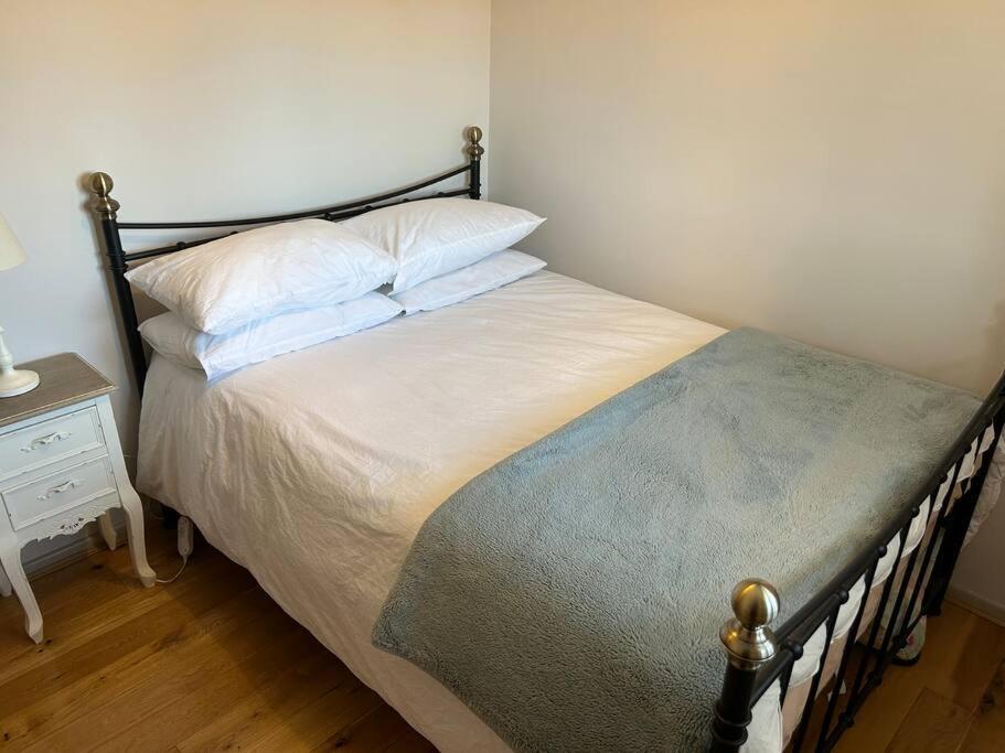 Cosy 2 Bed, Home From Home Haddenham  Екстер'єр фото